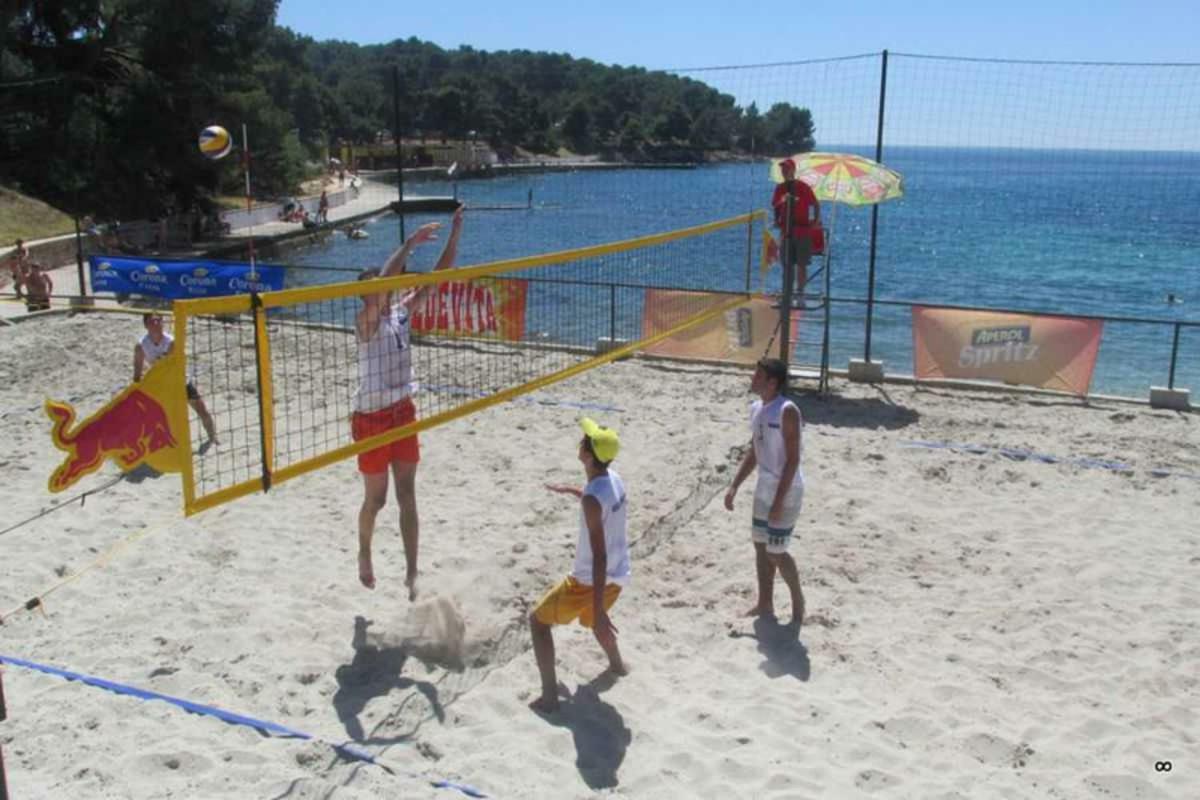 Leut Apartment, 3Min Beach, 15Min Center Pula Luaran gambar