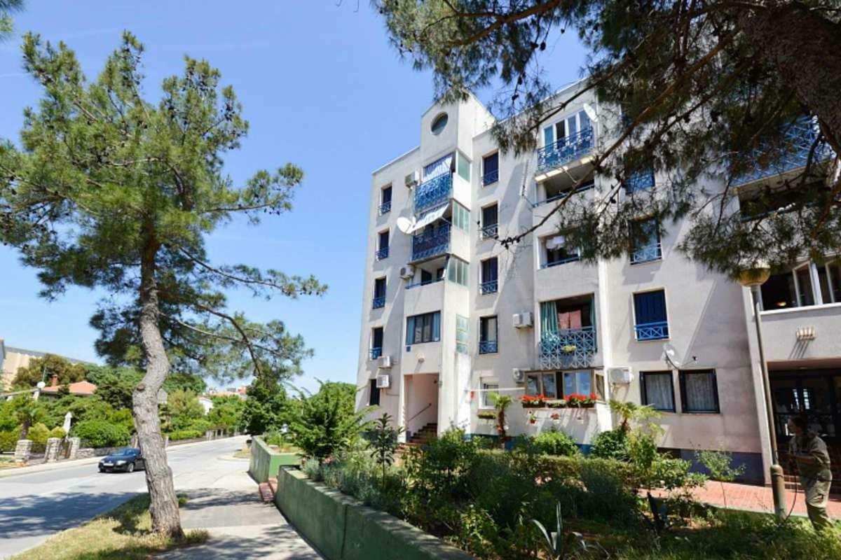 Leut Apartment, 3Min Beach, 15Min Center Pula Luaran gambar
