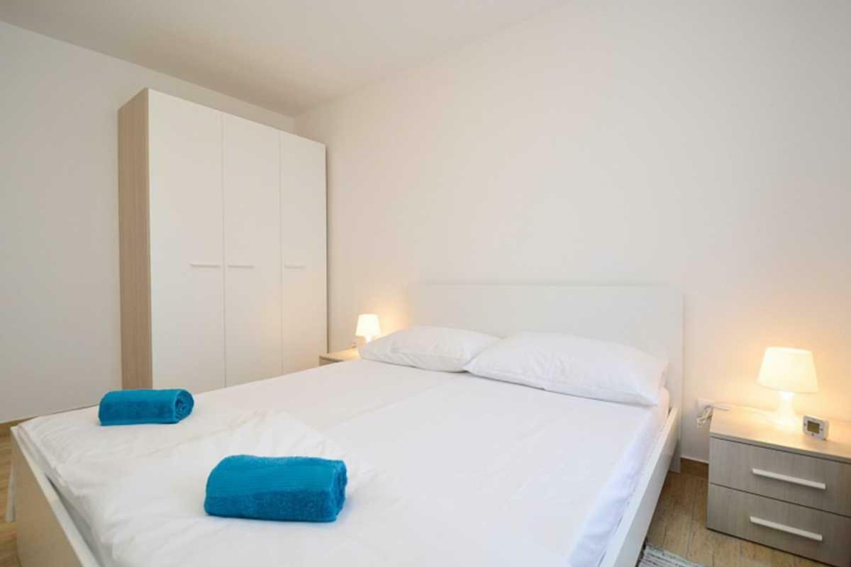 Leut Apartment, 3Min Beach, 15Min Center Pula Luaran gambar