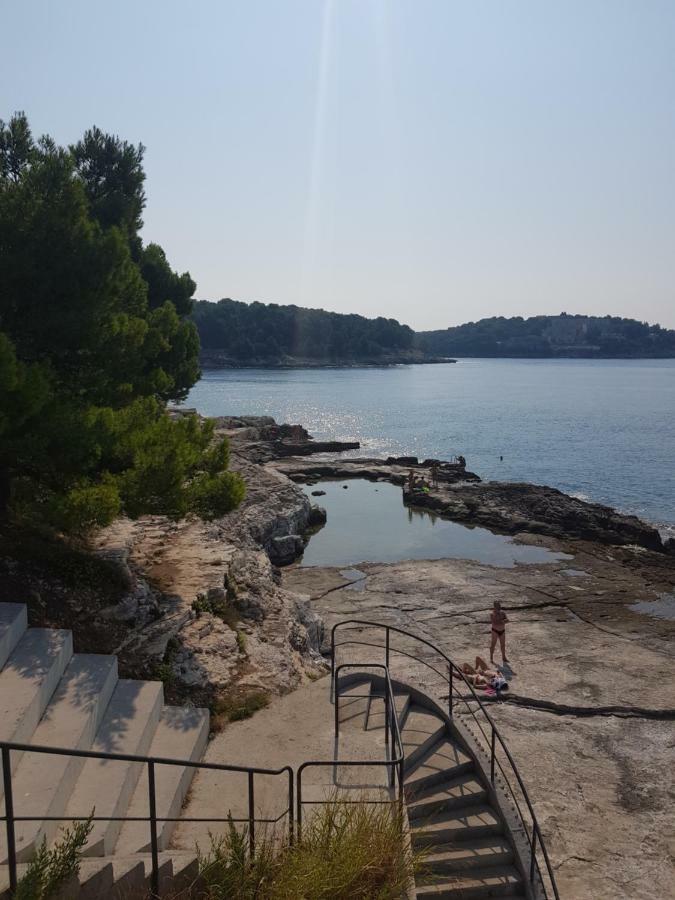 Leut Apartment, 3Min Beach, 15Min Center Pula Luaran gambar