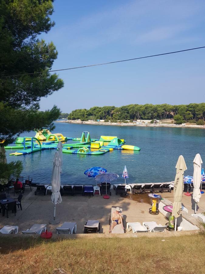 Leut Apartment, 3Min Beach, 15Min Center Pula Luaran gambar