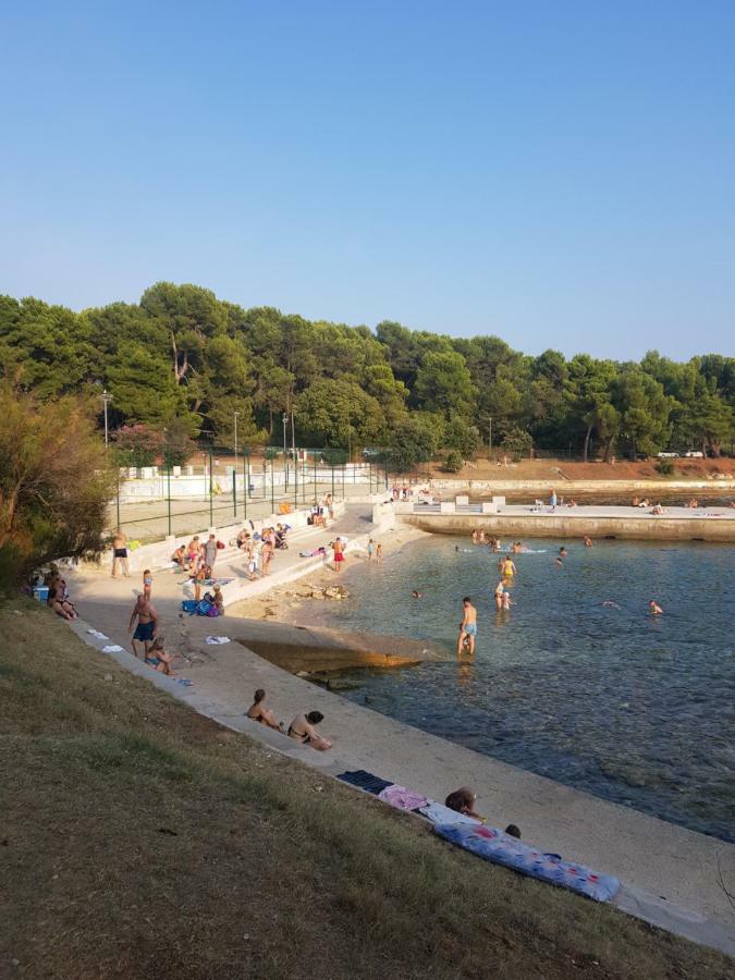 Leut Apartment, 3Min Beach, 15Min Center Pula Luaran gambar