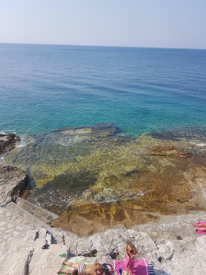 Leut Apartment, 3Min Beach, 15Min Center Pula Luaran gambar